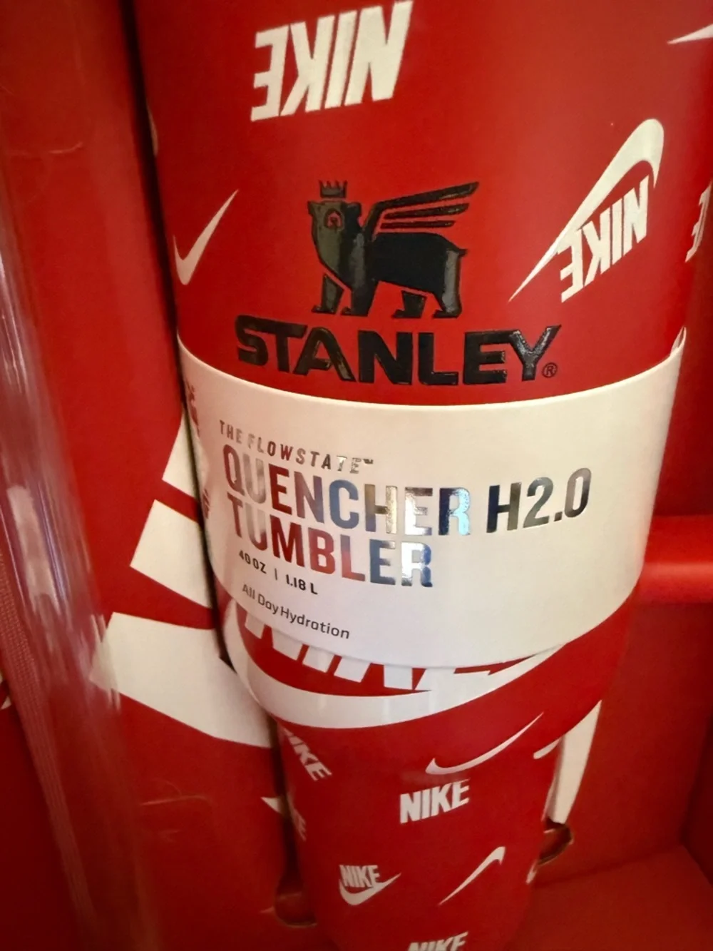 New Stanley 40oz Nike Red Stanley Love Shack with Box Dust Bag Straw and Topper - Picture 3 of 9